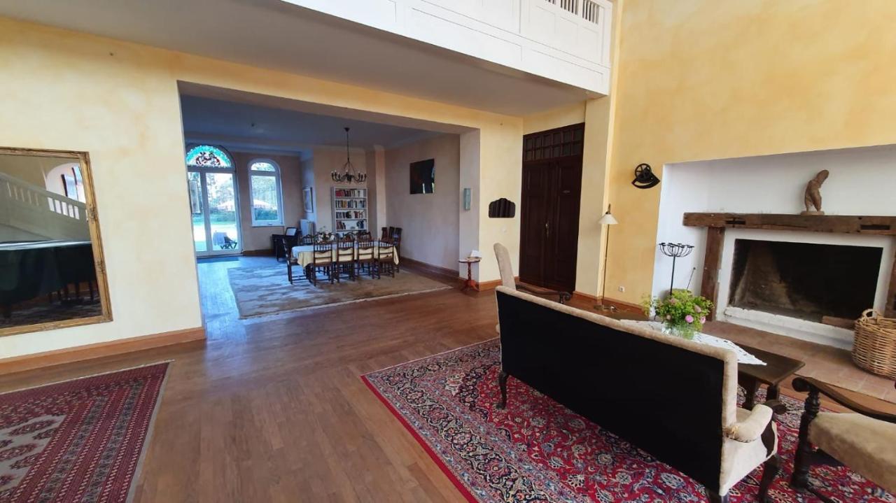 Schloss Lelkendorf Apartment Ulrichshusen Maisonette Fewo Mecklenburger Seenplatte Mit Dachterrasse Naehe Ostsee Bagian luar foto