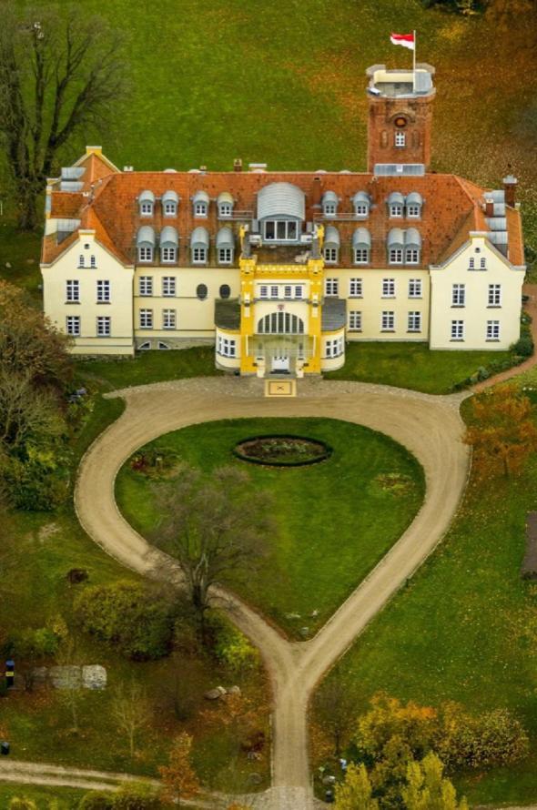 Schloss Lelkendorf Apartment Ulrichshusen Maisonette Fewo Mecklenburger Seenplatte Mit Dachterrasse Naehe Ostsee Bagian luar foto