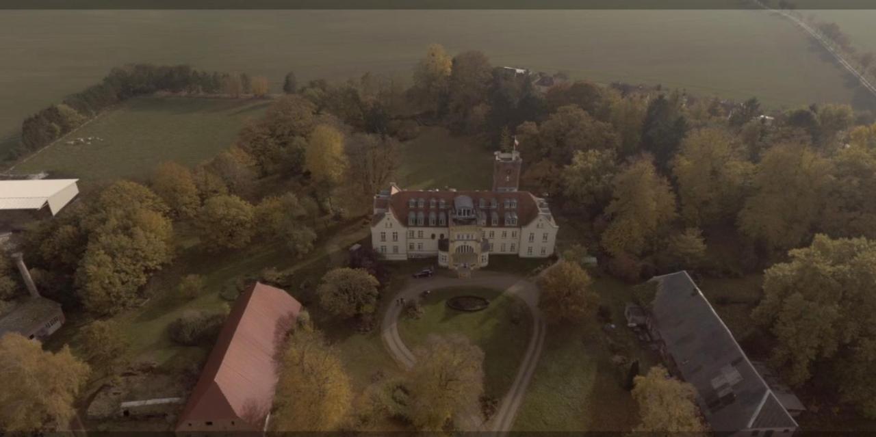 Schloss Lelkendorf Apartment Ulrichshusen Maisonette Fewo Mecklenburger Seenplatte Mit Dachterrasse Naehe Ostsee Bagian luar foto